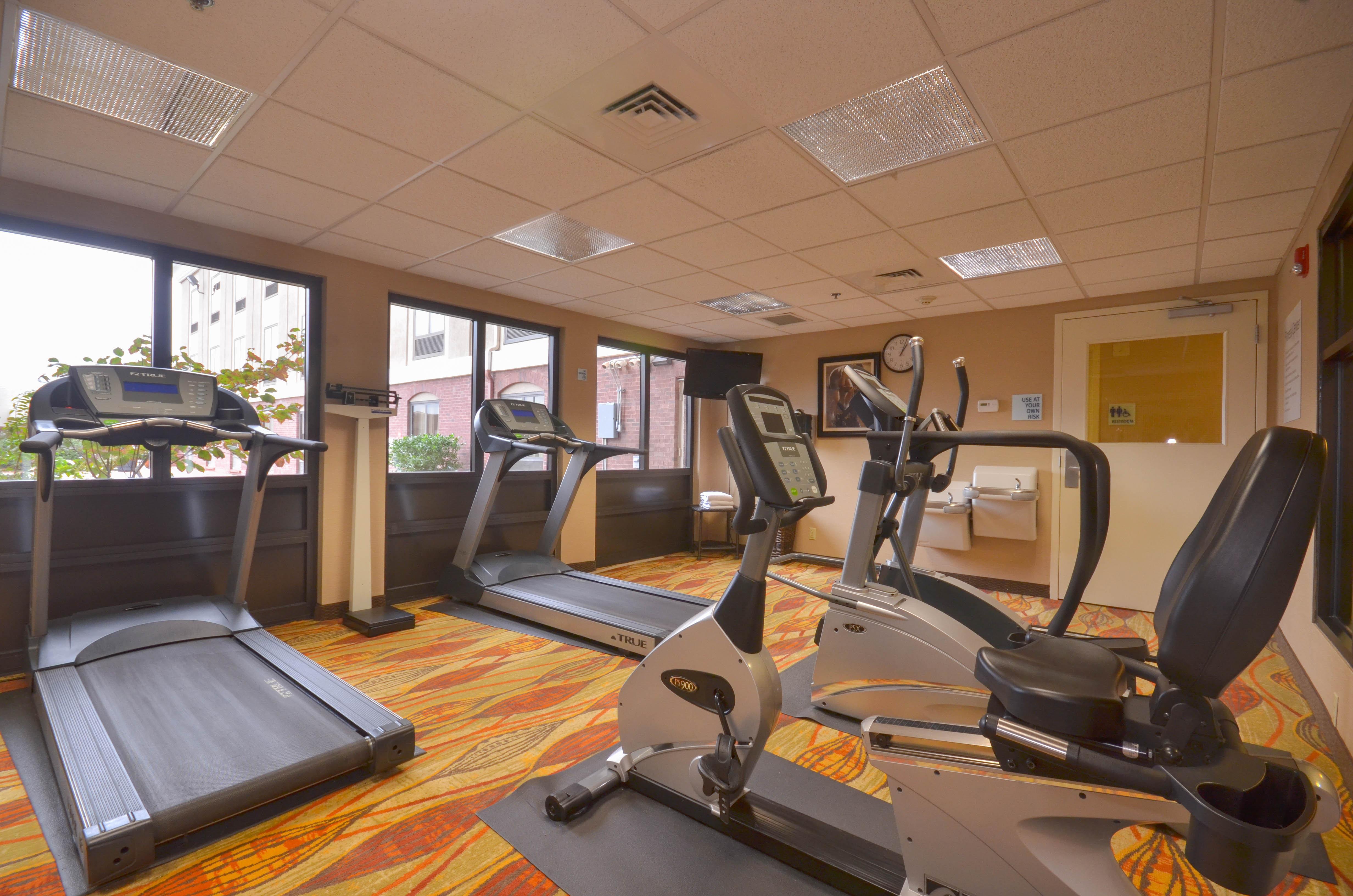 Holiday Inn Express & Suites Pine Bluff/Pines Mall By Ihg מראה חיצוני תמונה