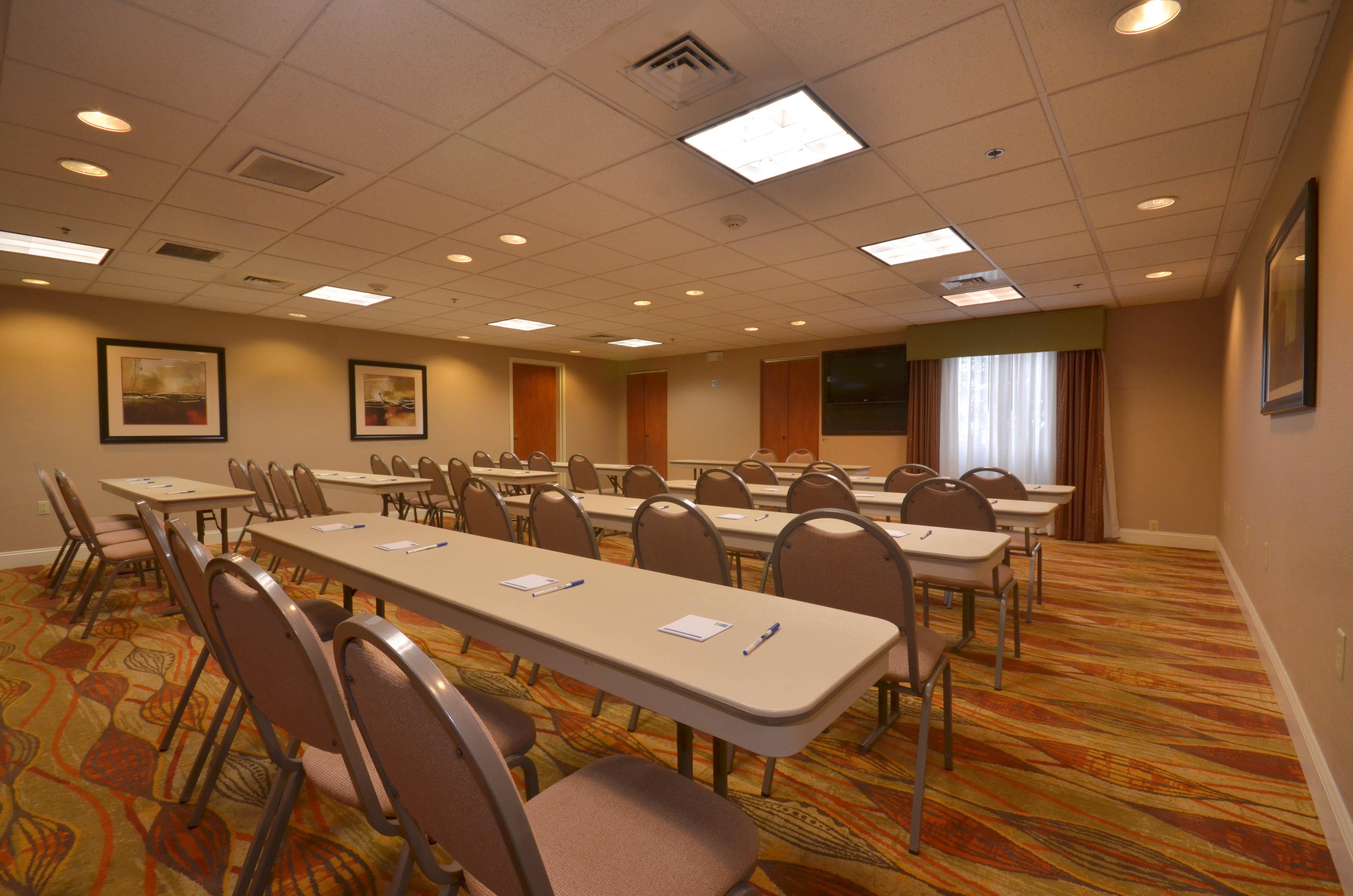 Holiday Inn Express & Suites Pine Bluff/Pines Mall By Ihg מראה חיצוני תמונה
