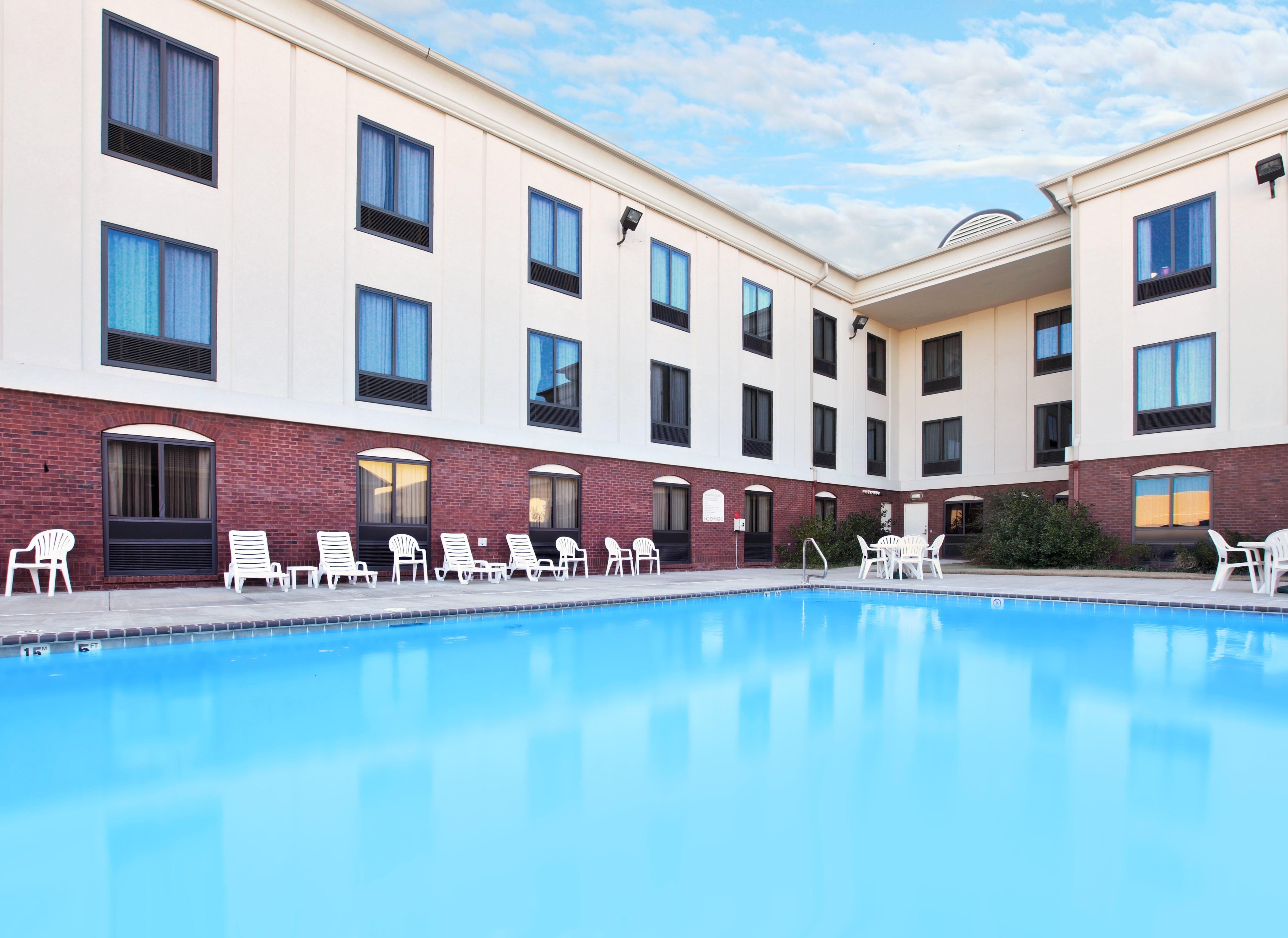 Holiday Inn Express & Suites Pine Bluff/Pines Mall By Ihg מראה חיצוני תמונה