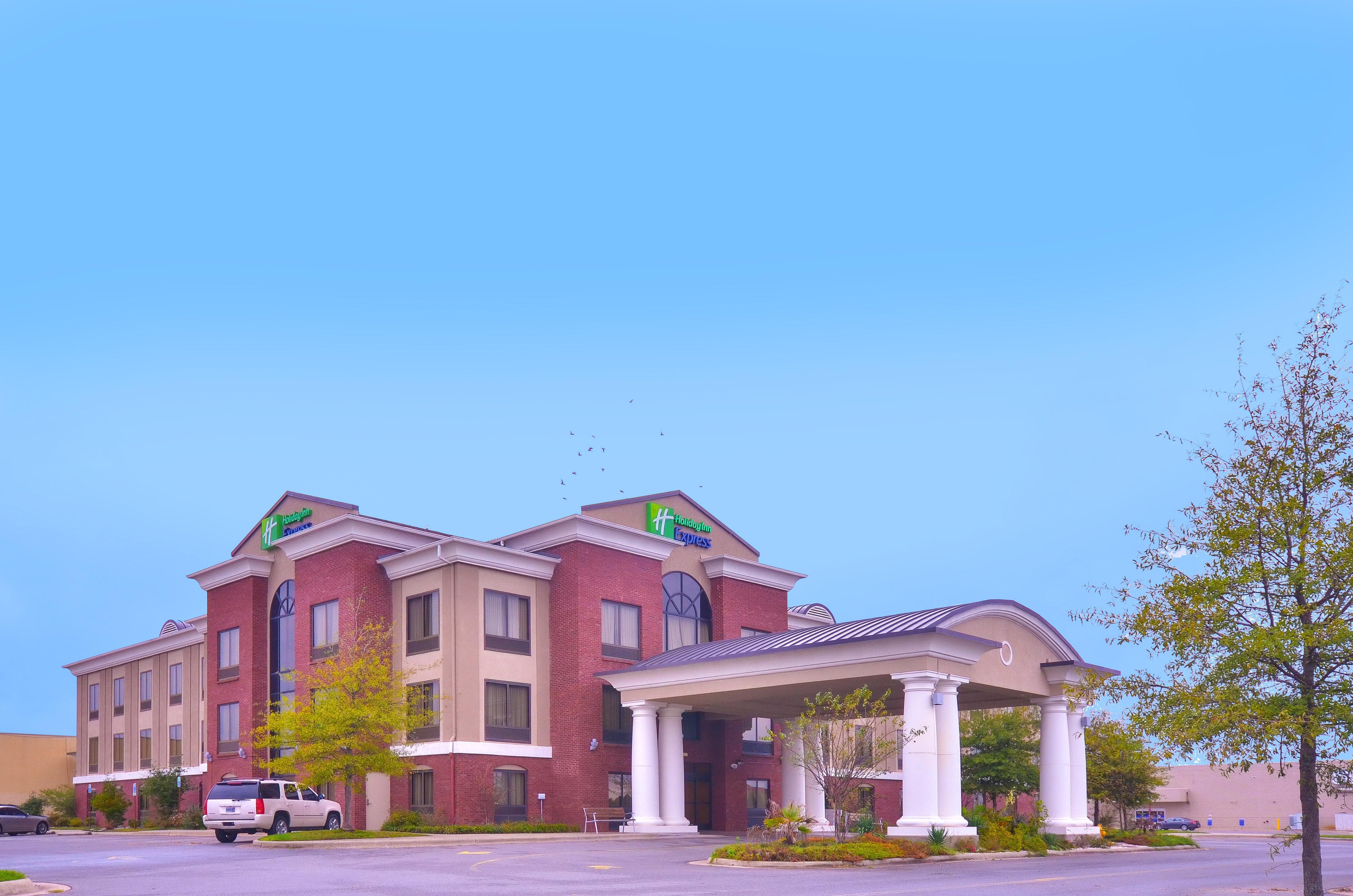 Holiday Inn Express & Suites Pine Bluff/Pines Mall By Ihg מראה חיצוני תמונה
