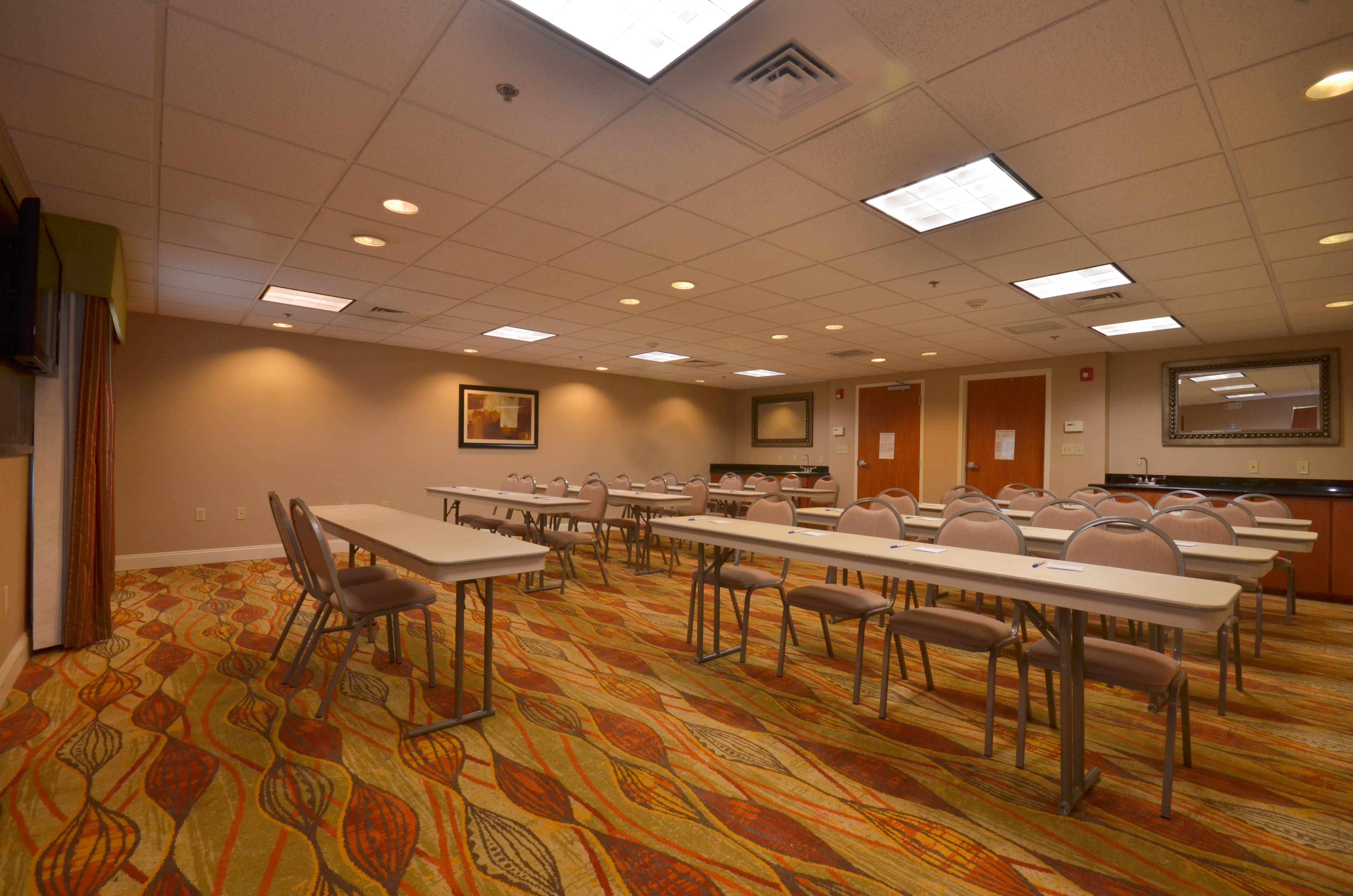 Holiday Inn Express & Suites Pine Bluff/Pines Mall By Ihg מראה חיצוני תמונה