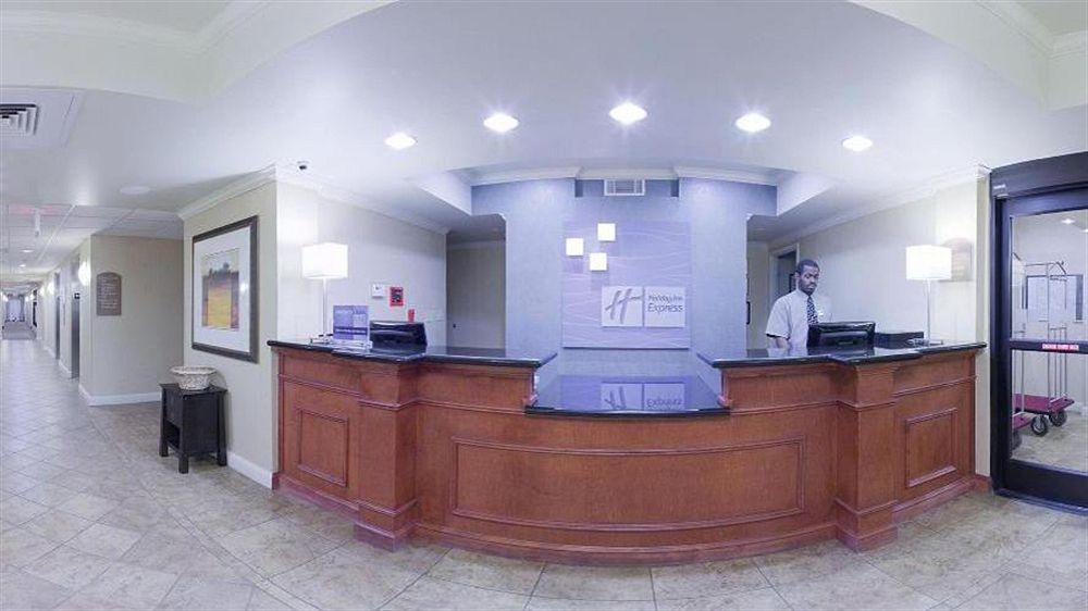 Holiday Inn Express & Suites Pine Bluff/Pines Mall By Ihg מראה חיצוני תמונה