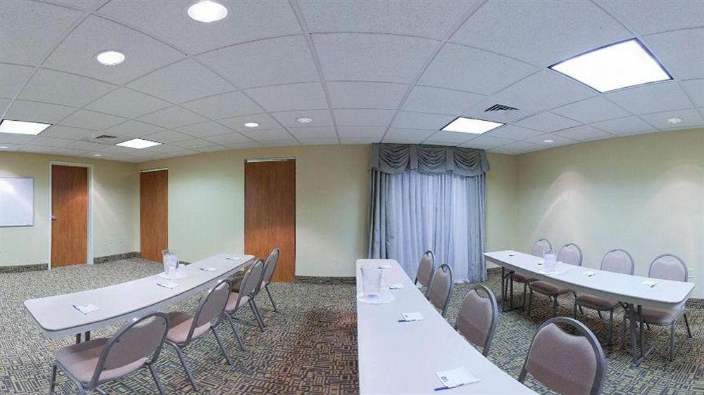 Holiday Inn Express & Suites Pine Bluff/Pines Mall By Ihg מראה חיצוני תמונה