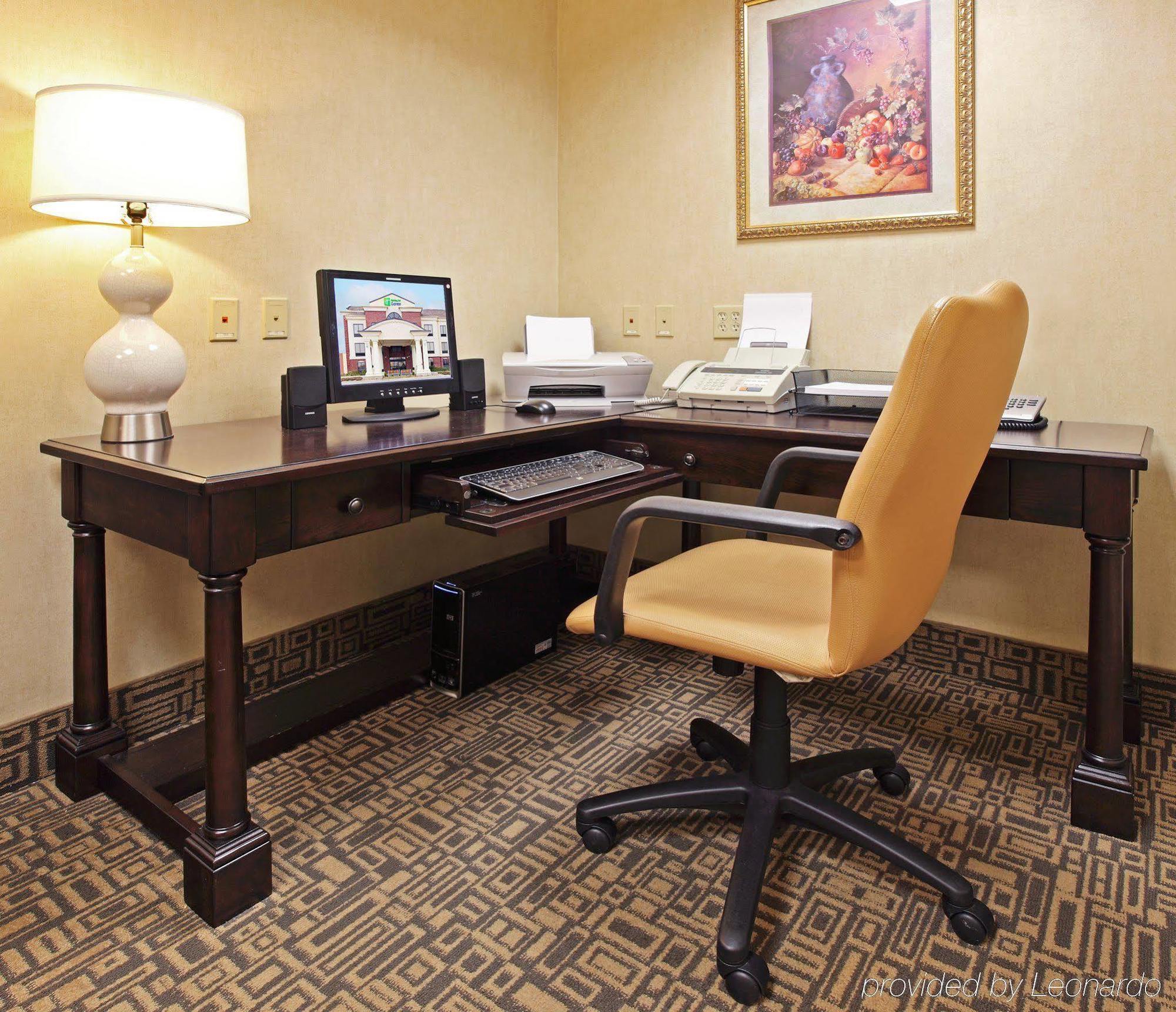 Holiday Inn Express & Suites Pine Bluff/Pines Mall By Ihg מתקנים תמונה